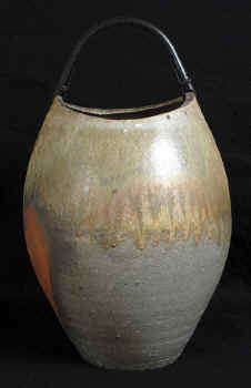 Reiko_Vase1c.jpg (69614 bytes)