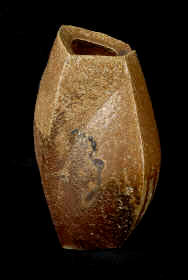 Waki_Vase2a.jpg (100502 bytes)